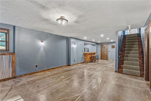 11573 S Brentwood Drive, Olathe, KS 66061