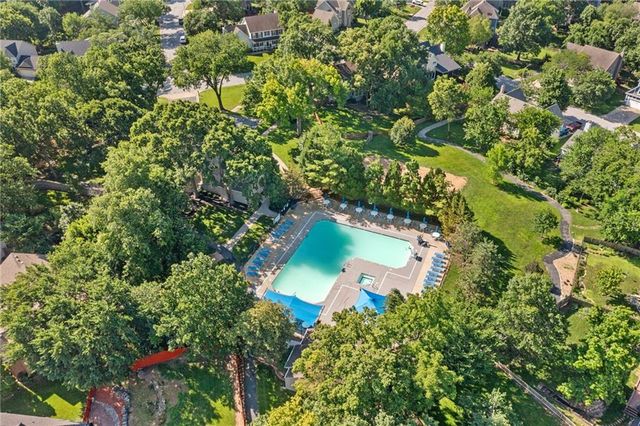 11573 S Brentwood Drive, Olathe, KS 66061