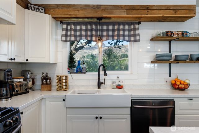 61 Riverview Drive, Coulee Dam, WA 99116