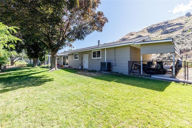 61 Riverview Drive, Coulee Dam, WA 99116