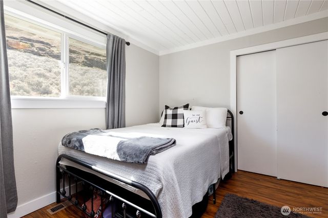 61 Riverview Drive, Coulee Dam, WA 99116