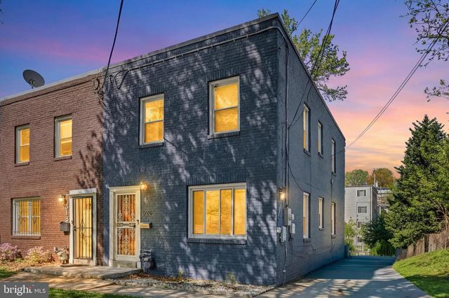 520 49TH ST NE, Washington, DC 20019