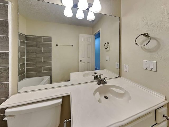 110 S Village Knoll Circle, Spring, TX 77381