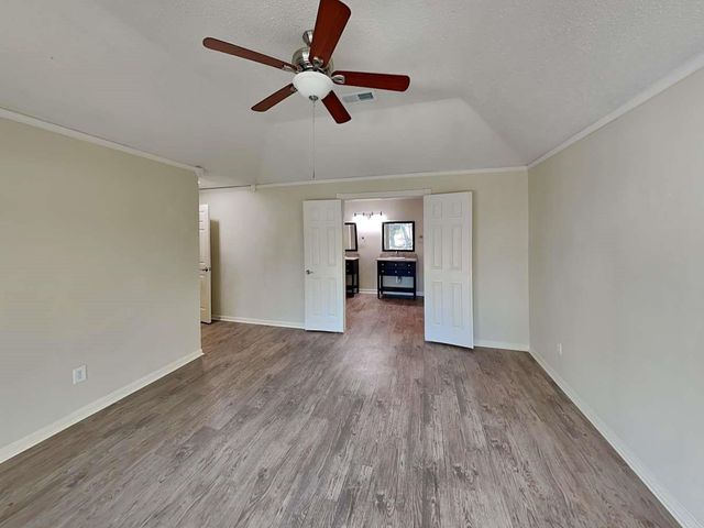 110 S Village Knoll Circle, Spring, TX 77381