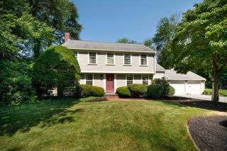 101 Pond St, Cohasset, MA 02025