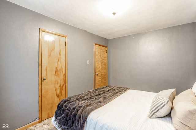 67 N 15th Avenue, Beech Grove, IN 46107