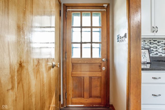 67 N 15th Avenue, Beech Grove, IN 46107