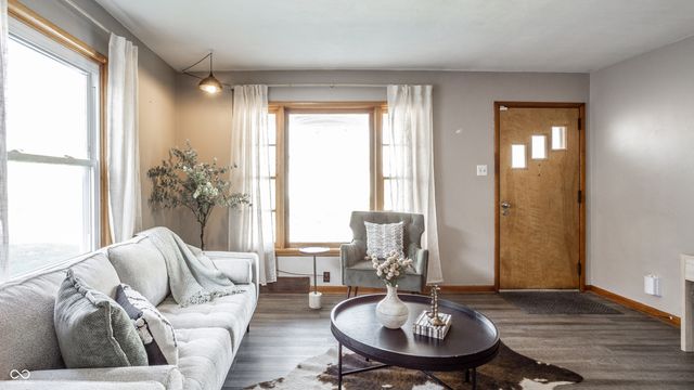 67 N 15th Avenue, Beech Grove, IN 46107