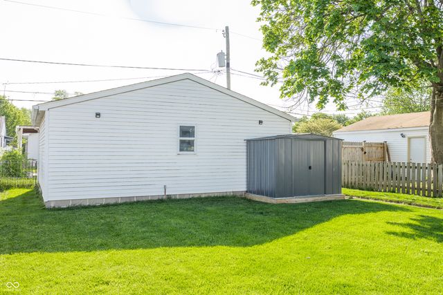 67 N 15th Avenue, Beech Grove, IN 46107