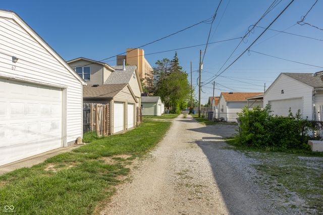 67 N 15th Avenue, Beech Grove, IN 46107