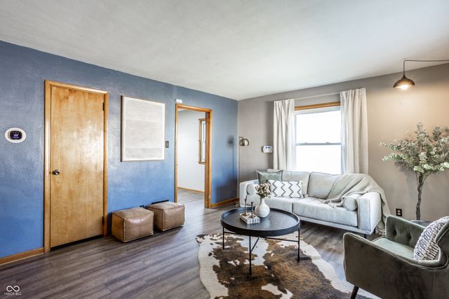 67 N 15th Avenue, Beech Grove, IN 46107