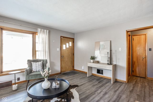 67 N 15th Avenue, Beech Grove, IN 46107