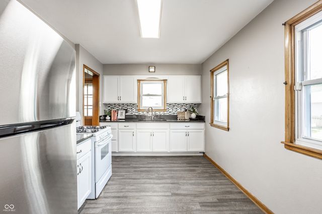 67 N 15th Avenue, Beech Grove, IN 46107