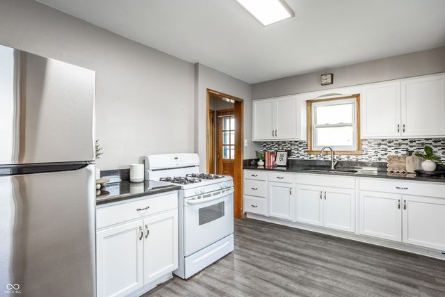 67 N 15th Avenue, Beech Grove, IN 46107