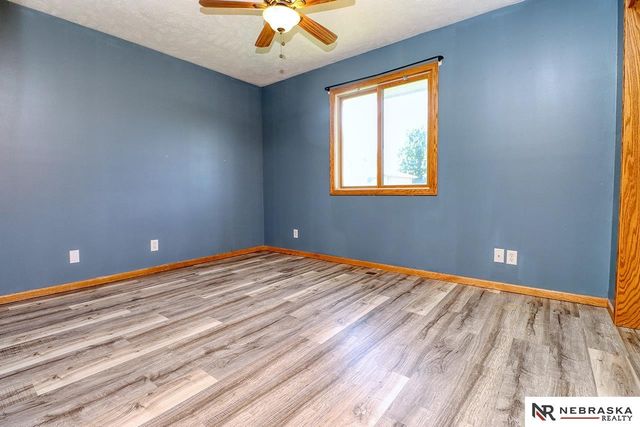 1541 SW Lacey Lane, Lincoln, NE 68522