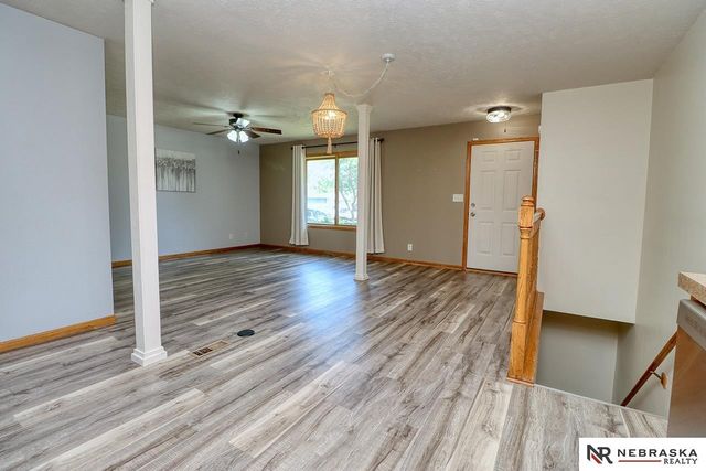 1541 SW Lacey Lane, Lincoln, NE 68522