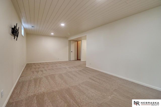 1541 SW Lacey Lane, Lincoln, NE 68522