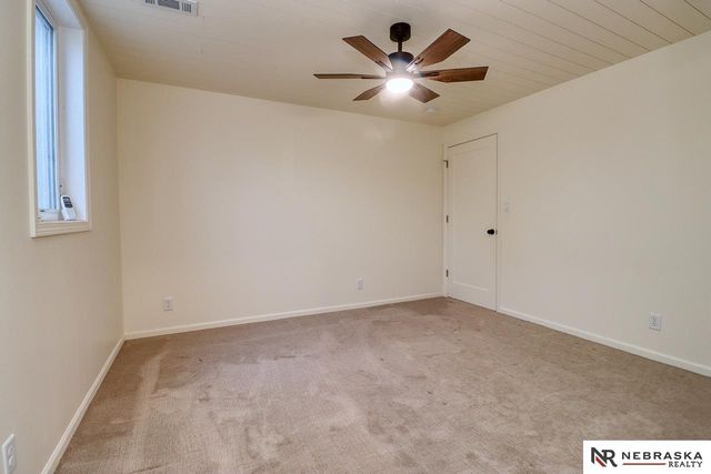 1541 SW Lacey Lane, Lincoln, NE 68522
