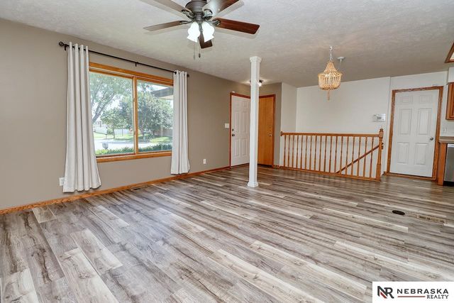 1541 SW Lacey Lane, Lincoln, NE 68522