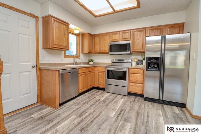 1541 SW Lacey Lane, Lincoln, NE 68522