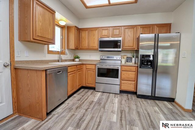 1541 SW Lacey Lane, Lincoln, NE 68522