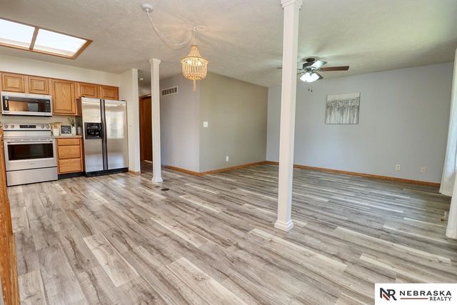1541 SW Lacey Lane, Lincoln, NE 68522