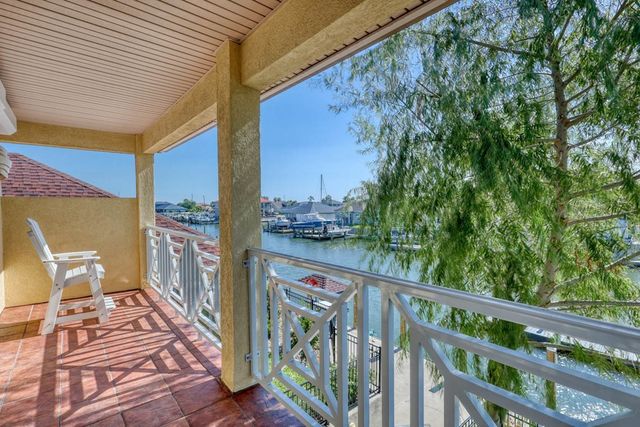 411 Porpoise Dr, Aransas Pass, TX 78336