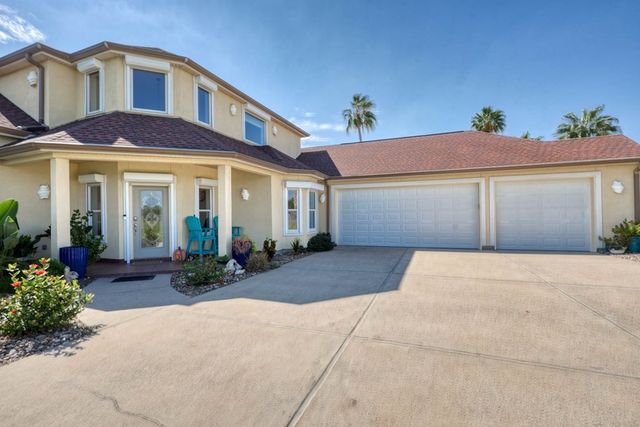 411 Porpoise Dr, Aransas Pass, TX 78336