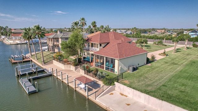 411 Porpoise Dr, Aransas Pass, TX 78336