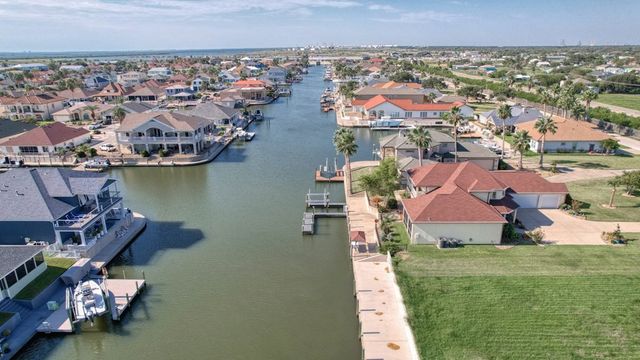 411 Porpoise Dr, Aransas Pass, TX 78336