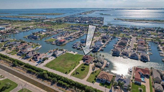 411 Porpoise Dr, Aransas Pass, TX 78336