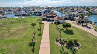 411 Porpoise Dr, Aransas Pass, TX 78336