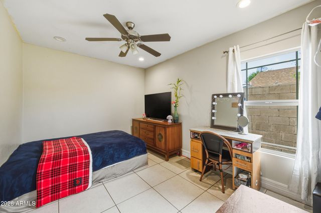 2726 W TAYLOR Street, Phoenix, AZ 85009