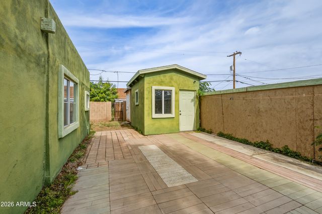 2726 W TAYLOR Street, Phoenix, AZ 85009