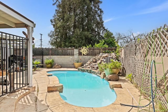 4701 Magnolia St, Salida, CA 95368