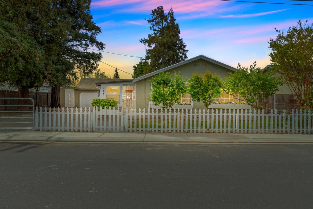 4701 Magnolia St, Salida, CA 95368