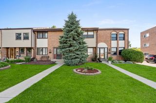 7628 S 88 Avenue 15, Justice, IL 60458
