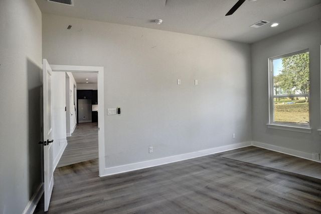 146 Waimanalo LN, Bastrop, TX 78602