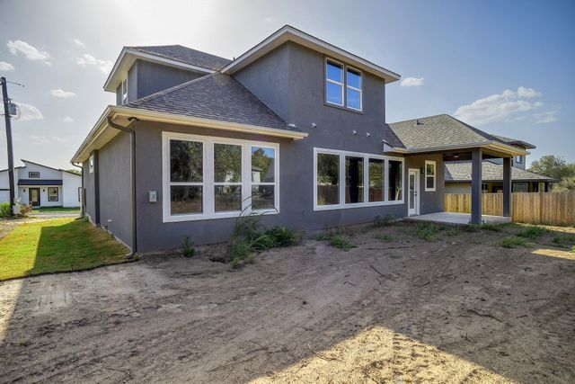 146 Waimanalo LN, Bastrop, TX 78602