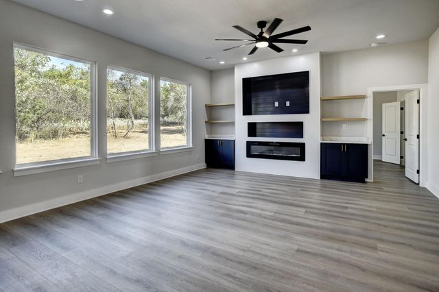 146 Waimanalo LN, Bastrop, TX 78602