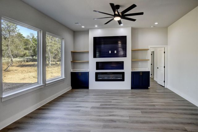 146 Waimanalo LN, Bastrop, TX 78602