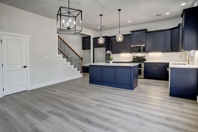 146 Waimanalo LN, Bastrop, TX 78602