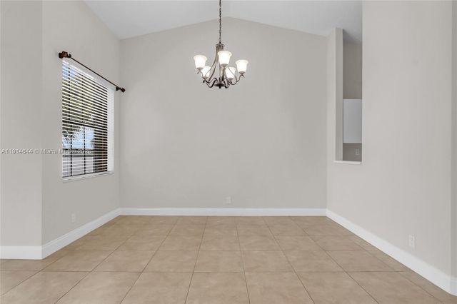 15563 N Miami Lakeway N, Miami Lakes, FL 33014