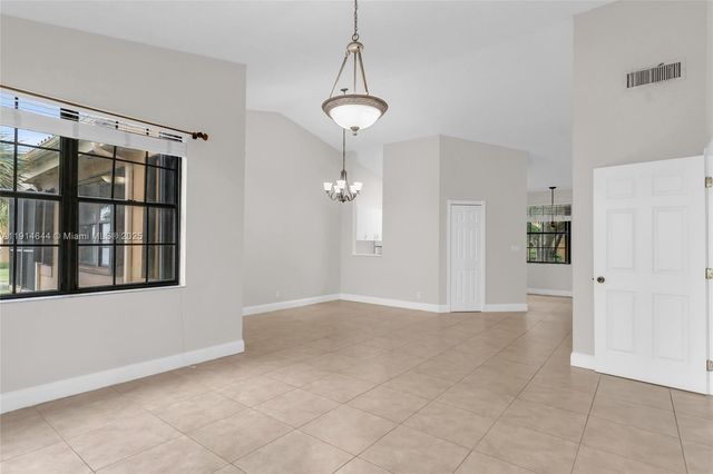 15563 N Miami Lakeway N, Miami Lakes, FL 33014