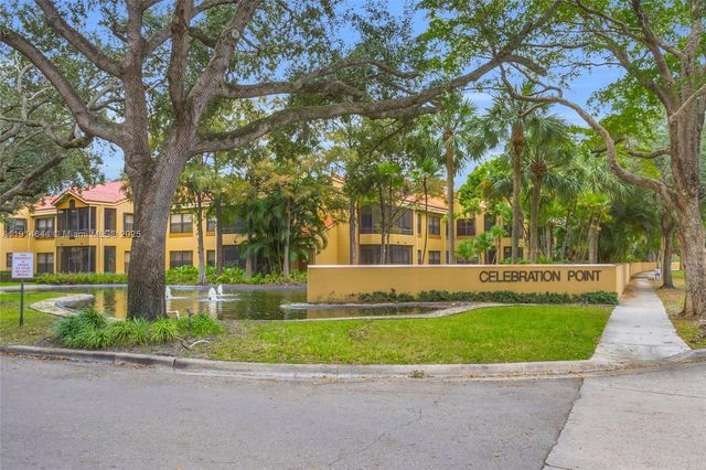 15563 N Miami Lakeway N, Miami Lakes, FL 33014
