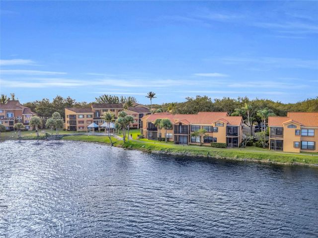 15563 N Miami Lakeway N, Miami Lakes, FL 33014