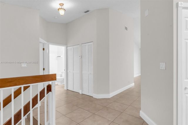 15563 N Miami Lakeway N, Miami Lakes, FL 33014