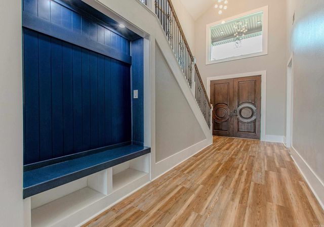 7921 Kanis Oaks Dr, Little Rock, AR 72204