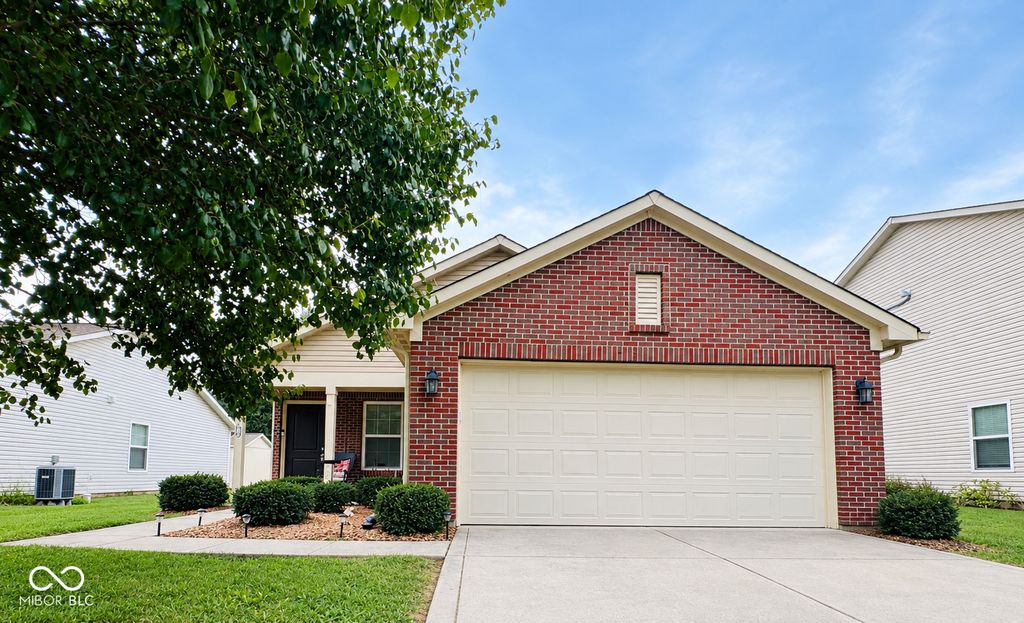 155 Thistlewood Drive, Greenfield, IN 46140