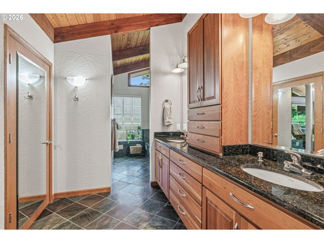 117 RIVER Ln, Toledo, WA 98591